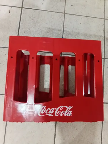 Caixa coca cola retornável 2 l