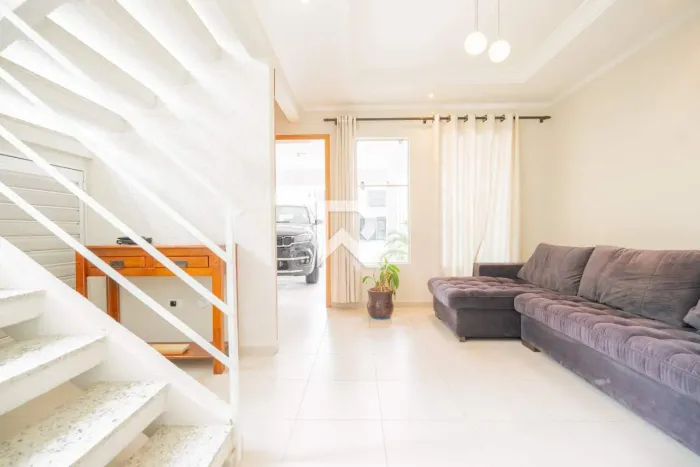 Casa Semi-Mobiliada em Condomínio com 4 Quartos e 4 Vagas para Alugar, 250 m² - Uberaba -