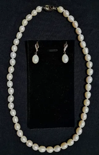 Conjunto Colar e Brincos em Prata 925 e Pérolas Naturais 