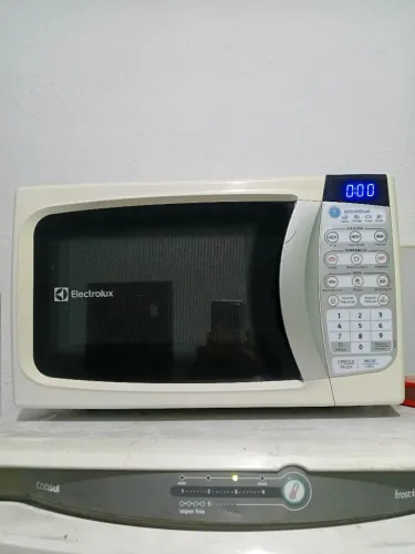 Microondas semi-novo