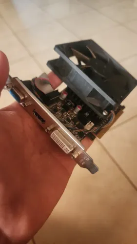 placa de video NVIDIA GeForce 8400GS