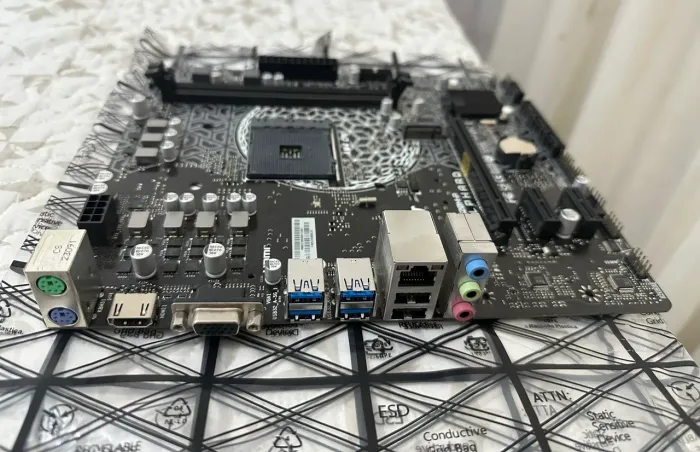 Placa-mãe Pichau Alphard A520M-P AM4 DDR4
