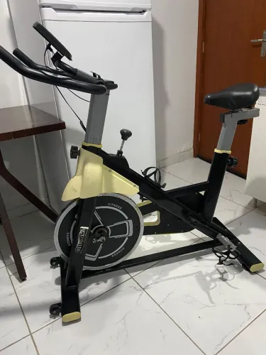 Bicicleta Spinning WCT Fitness