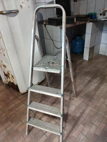 Escada de alumínio