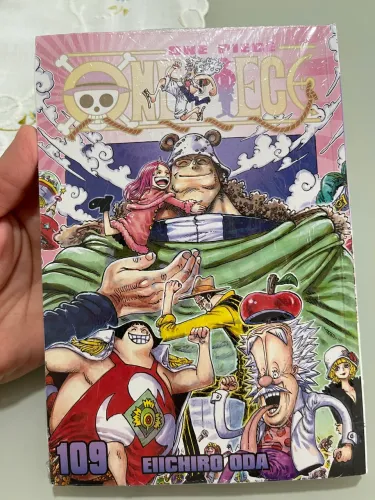LIVRO ONE PIECE