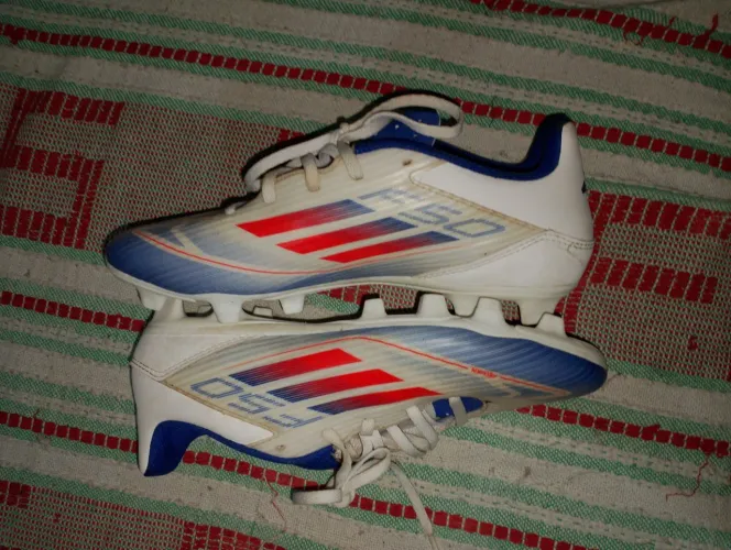 chuteira da adidas original usada poucas vezes
