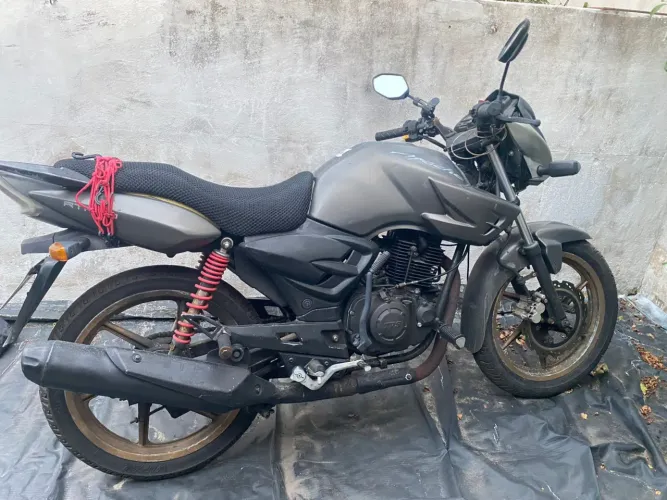 Moto Dafra Apache 
