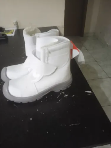 Bota branca n 38 39 