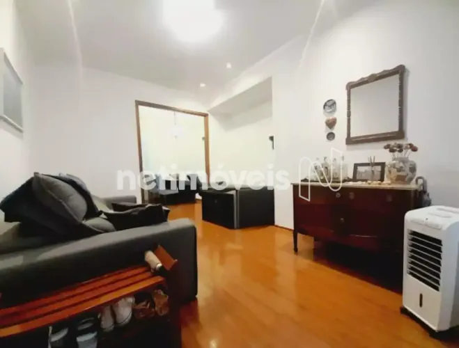 Apartamento com varanda e suíte em localização privilegiada Santo Antônio, Belo Horizonte
