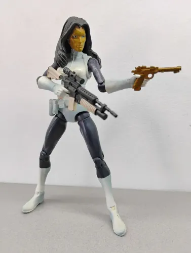 MADAME MÁSCARA MARVEL LEGENDS HASBRO