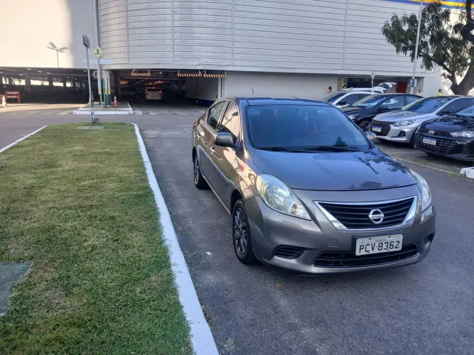 Nissan Versa SL 1.6 16V Flex Fuel 4P Mec. 2014