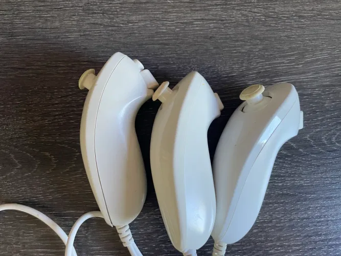 controles do Nintendo Wii (Wii Remote).
