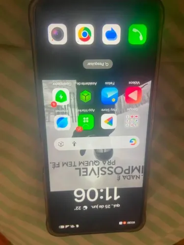 Vendo celular semi novo sem quebrado tudo original 