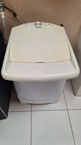 Tanquinho de lavar roupas 