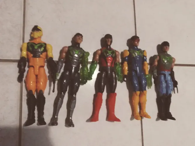 5 Bonecos Max Steel