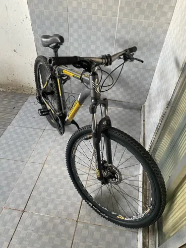 Bike aro 29 em alumínio Shimano