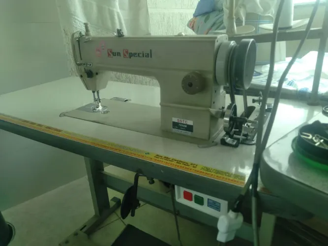 Máquina de costura industrial 