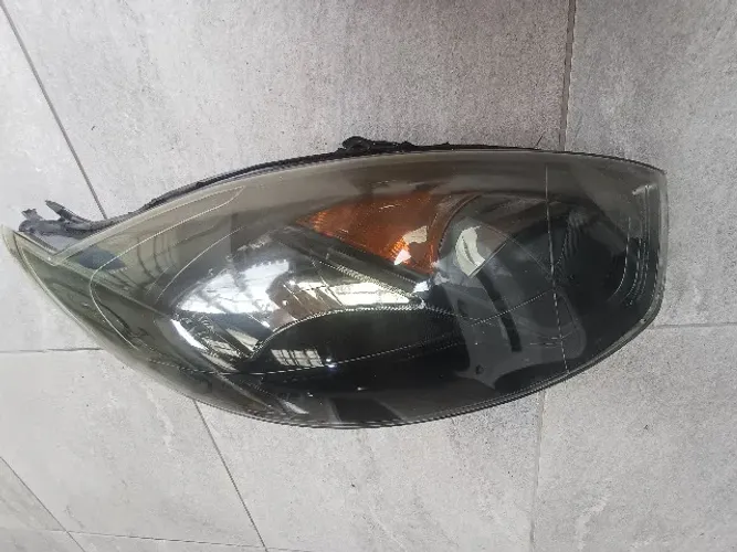 Farol Fiesta 11/12 máscara negra original