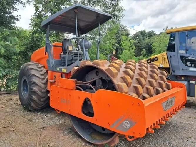 Rolo Compactador, marca Hamm, modelo 3411, ano 2013