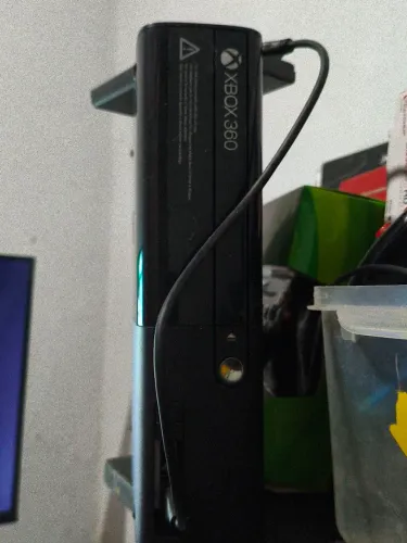 Xbox 360 desbloqueado pelo pendrive com vários itens inclusos