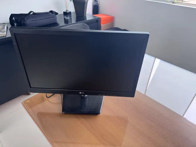 Monitor LG 19,5