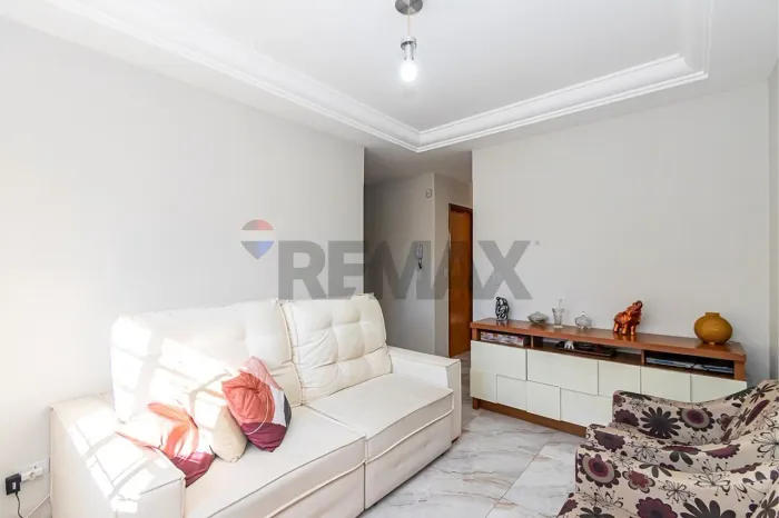 Sobrado com 4 quartos com suíte, 3 vagas cobertas, Cajuru - Curitiba