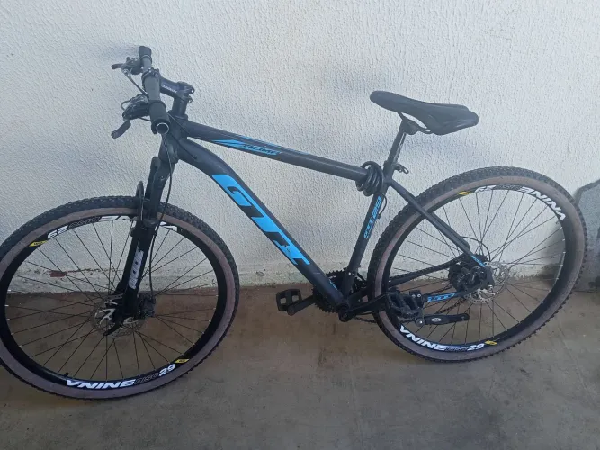 Bicicleta em excelente estado, só foi usada para ir para o trabalho.