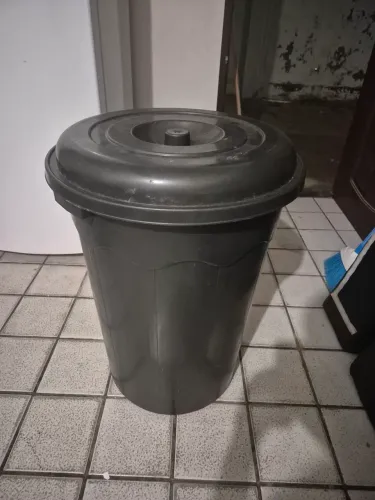 Balde de Lixo 100L