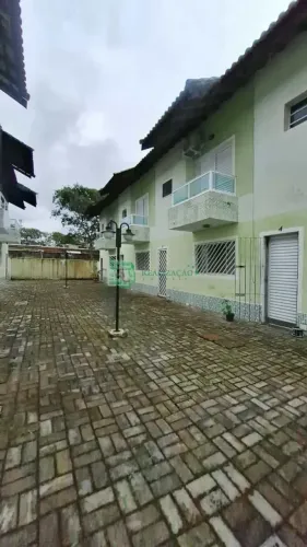 SOBRADO DE CONDOMÍNIO