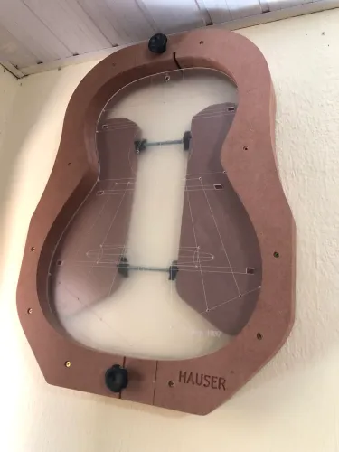 Forma e gabarito do violão Hauser 1937