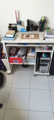 Mesa de Escritório com divisórias