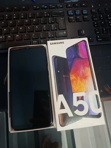 Celular Galaxy A50 Aceito troca em xboa series s tenho volta 