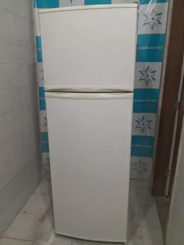 Geladeira Electrolux 360 litros