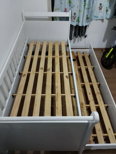 Cama de solteiro com auxiliar