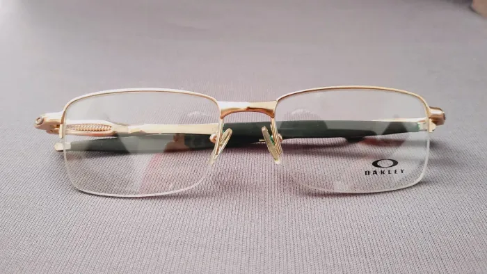 Óculos Metalic Gold Oakley