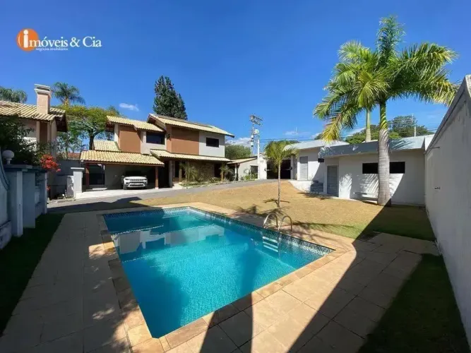 CASA EM CONDOMINIO FECHADO Á VENDA EM ATIBAIA
