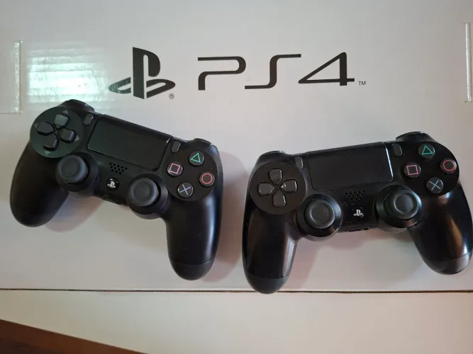 Ps4 Slim + 2 controles originais + 2 jogos (tlou 1 e hzd)