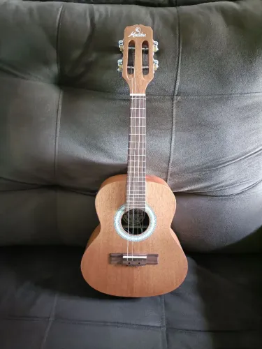 Cavaquinho Ukulele Malibu Elétrico