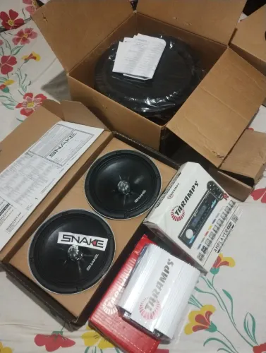 Estou vendendo esses aparelhos de som automotivo novo