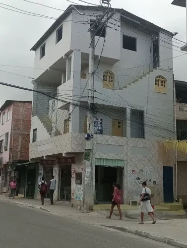Vendo este ponto comercial+duas casas e cobertura