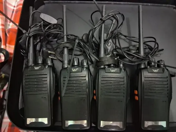 Rádio Comunicador Profissional - Kit Completo (4 Unidades)
