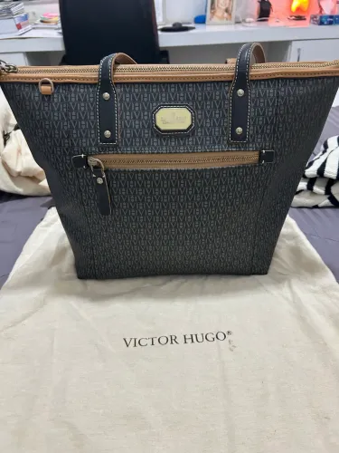 Victor Hugo Original - Tote Monograma VH | Estado Impecável | Elegância Atemporal