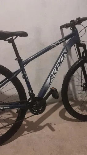 Bike/bicicleta AKRON XTR aro 29 azul petróleo