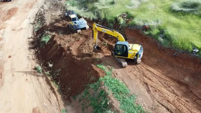 Escavadeira JCB JS130LC 2022 | 6.705h | Financiável | Excelente Estado