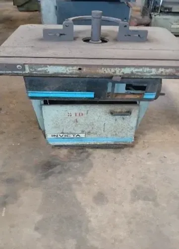 Máquina Tupia DS 15 para madeiras.