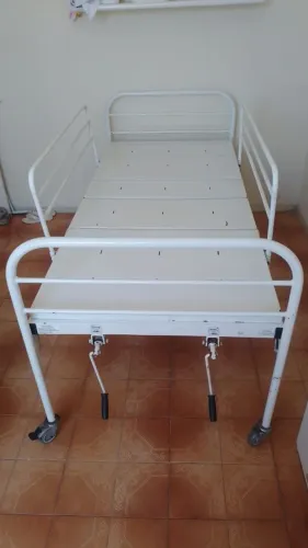 Cama hospitalar dois movimentos 