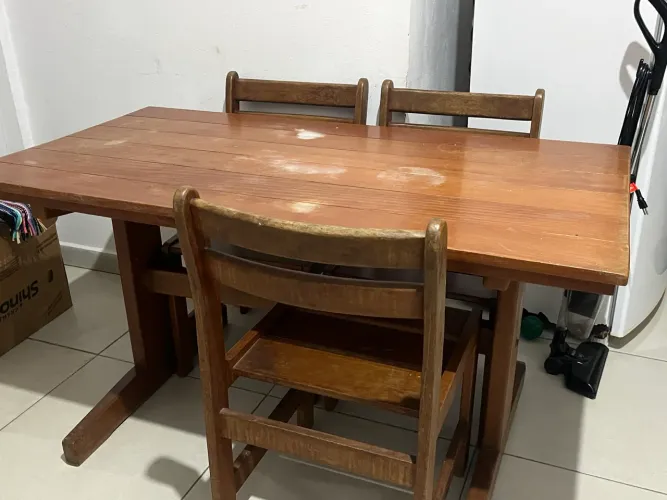 Mesa 4 lugares (madeira verdadeira)