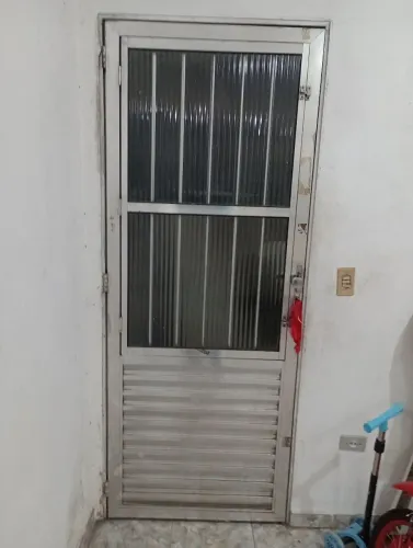 Porta de alumínio para sala 