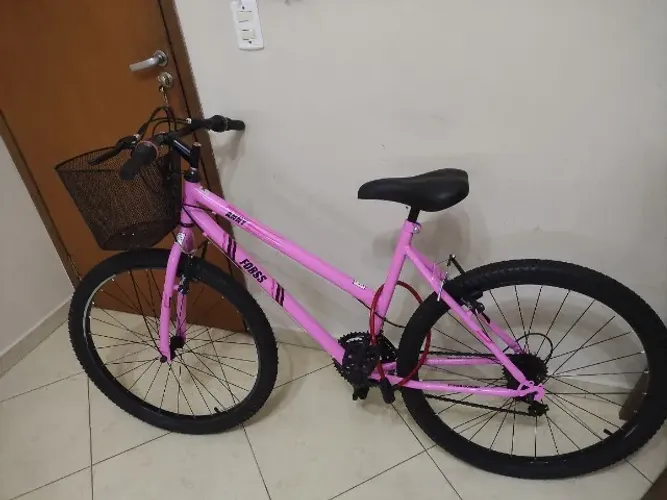 Bicicleta aro 26 nova, com apenas uma semana de uso, vem com cadeado