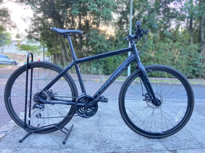 Bicicleta Cannondale Quick 6 Aro 700<br>Tamanho M